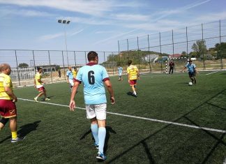 Au dau stingătorul pe minge