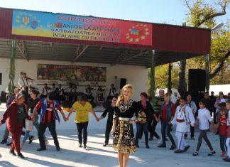 Emilia Dorobanțu, Olguța Berbec și Văru’ Săndel, la ,,Sărbătoarea Nucului” de la Curtișoara