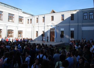 Deschidere de an școlar fără oficialități, la Colegiul Naţional „Radu Greceanu” din Slatina