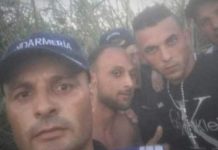 Jandarmii care şi-au făcut selfie cu doi tineri evadaţi, sancţionaţi cu „atragerea atenţiei”