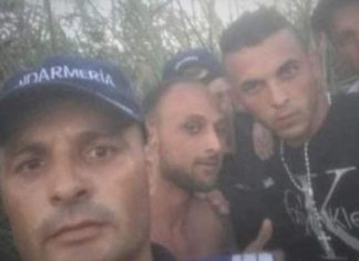 Jandarmii care şi-au făcut selfie cu doi tineri evadaţi, sancţionaţi cu „atragerea atenţiei”