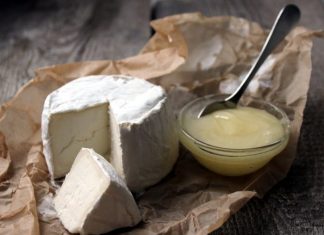 TESTUL BRÂNZEI! Cum DEOSEBIM brânza adevărată de cea CONTRAFĂCUTĂ