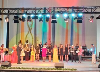 DARIA COJOCARU din Craiova, câștigătoarea Trofeului ediției a XX- a a Festivalului Național de Muzică Ușoară “Radu Șerban“ – Caracal 2019