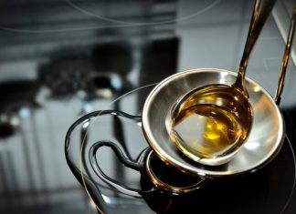 Uleiul sau untura? Ce este mai sănătos? Medicii au spus adevărul