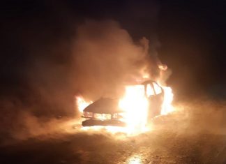 Autoturism în flăcări