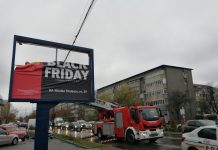 Panou publicitar, pericol pentru cetățeni