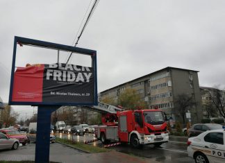 Panou publicitar, pericol pentru cetățeni