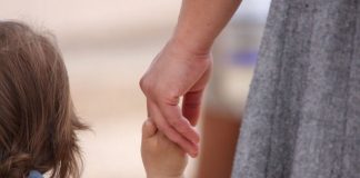 Bani de la stat și concediu de acomodare pentru familii din Olt