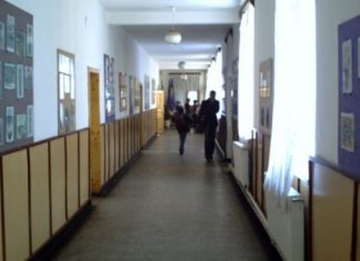 UN LICEU DIN OLT FACE ANGAJĂRI. NU SE CERE VECHIME