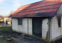 Casă făcută scrum, în plină iarnă