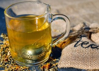 Ceaiuri din plante care ajută la slăbit, scad grăsimile din sânge și alungă stresul