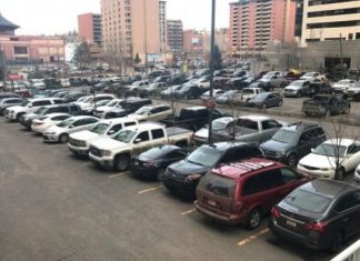 Amendă de 2000 de lei pentru mașinile abandonate în parcările publice