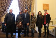 Câștigătorii concursului „Acasă de sărbători”, premiați de Moț