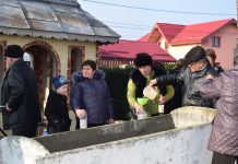 Obiceiul „păzitul fântânilor” sau „păzitul apelor”