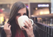 Băutura care face minuni în corp. Scade colesterolul, curăță ficatul și colonul