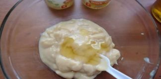 Scapi rapid de tuse cu acest amestec din trei ingrediente simple