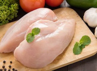 Nu mai cumpăra piept de pui dacă are aceste semne! Medicii trag semnalul de alarmă