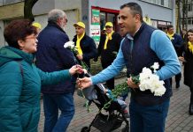 Flori de Ziua Femeii, din partea PNL Olt