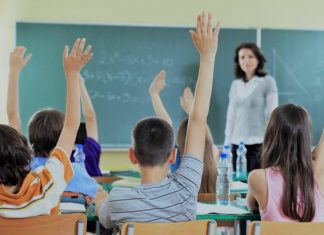 Gradația de merit. Cadrele didactice din Olt își pregătesc dosarele pentru a obține în plus 25 la sută din salariul de bază