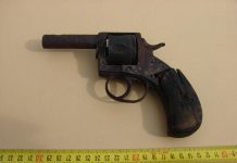 Un tânăr din Drăgănești a vrut să vândă un pistol pe internet. Arma era din Primul Război Mondial