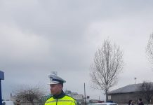 Polițiștii olteni vor împărți 500 de veste reflectorizante