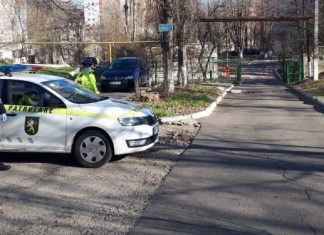 Trei olteni, plasați în carantină forțată, pentru că nu au fost găsiți acasă de către polițiști