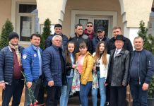 300 de garoafe pentru femeile din Rotunda