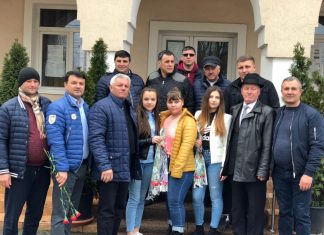 300 de garoafe pentru femeile din Rotunda