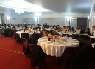 Masă festivă organizată de Primăria Rusănești. Peste 300 de femei, invitate