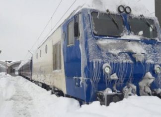 Între Piatra-Olt și Caracal, trenurile circulă doar remorcate cu locomotive Diesel