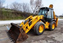 Un fermier din localitatea Doba a fost strivit de un buldoexcavator