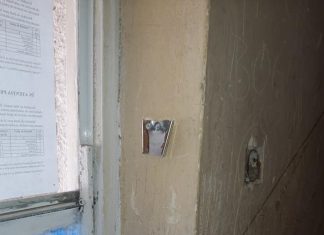 Au început să fure recipientele cu dezinfectant din scările blocurilor din Corabia