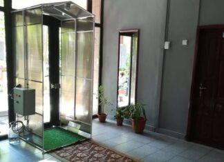 Tunel dezinfectant, la Școala „Ștefan Protopopescu” Slatina