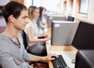 Olt: 10 elevi de nota 10