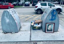 Și-a expus amintirile de familie la ghena de gunoi