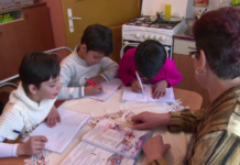 Patru asistenți maternali din Olt bat recordul la numărul de copii luați în îngrijire