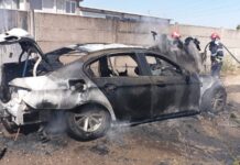 Mașină făcută scrum, în zona Pădurii Saru