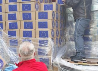 32.000 de olteni primesc pachete cu alimente de la Uniunea Europeană