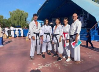 Oliwer Dobre și fiica sa, pe podium la Campionatul Național de Karate Tradițional