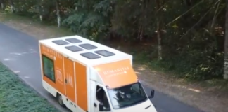 „Cartea pe roţi”, prima librărie mobilă ajunge la Caracal