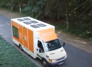 „Cartea pe roţi”, prima librărie mobilă ajunge la Caracal