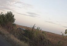 S-a răsturnat cu mașina pe câmpul dintre Brebeni și Slatina