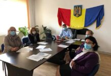 Elevii din Scornicești vor primi tablete conectate la internet