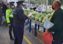 Zeci de amenzi date de oamenii legii oltenilor care nu poartă masca de protecție