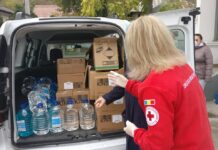 Crucea Roșie: Mănuși, măști, dezinfectant și ciocolată pentru spitalele din Slatina și Caracal