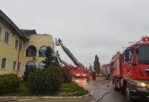 Peste 30 de pompieri olteni au intervenit la un incendiu, în comuna Rotunda