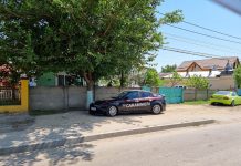 Olt: Dosar penal pentru un bărbat care și-a inscripționat mașina cu „Carabinieri” și „112”