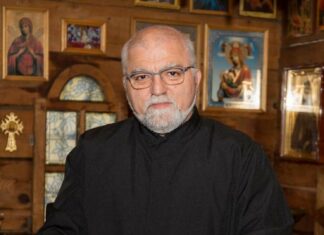 Caracal: Preotul Iagăru, lângă copiii din spitale, de Paște