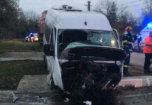 Accident grav, la Gostavățu. 10 persoane au ajuns la spital