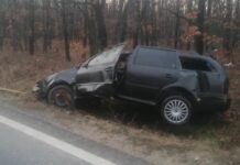 O mașină s-a răsturnat, la Optași